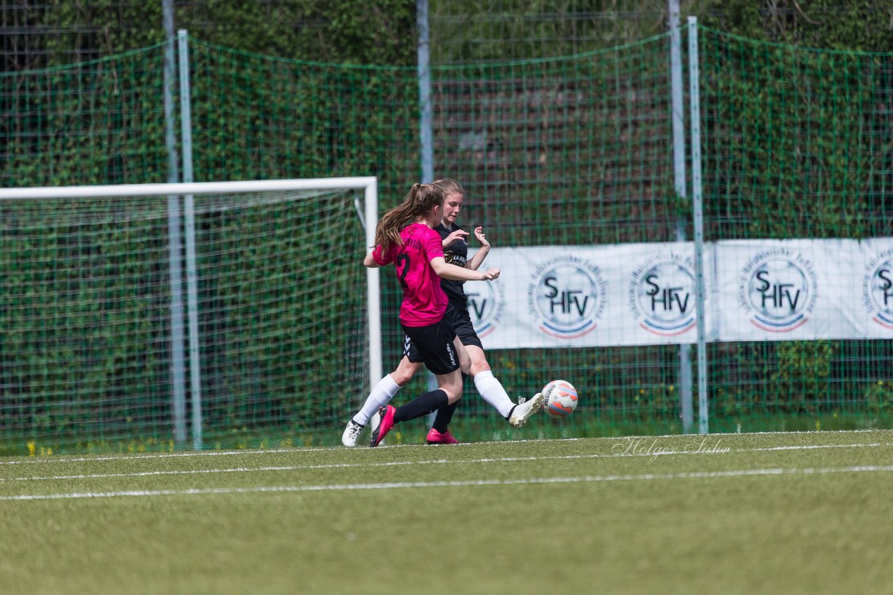 Bild 173 - B-Juniorinnen Pokalfinale SV Henstedt Ulzburg - SG Holstein Sued : 2:0